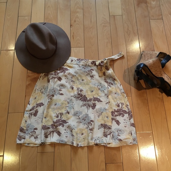 GAP Dresses & Skirts - GAP skirt🌸👄
